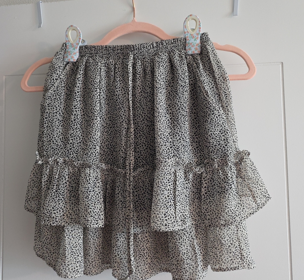 Sienna Sky Black Speckle Tiered Mini Skirt on Cream